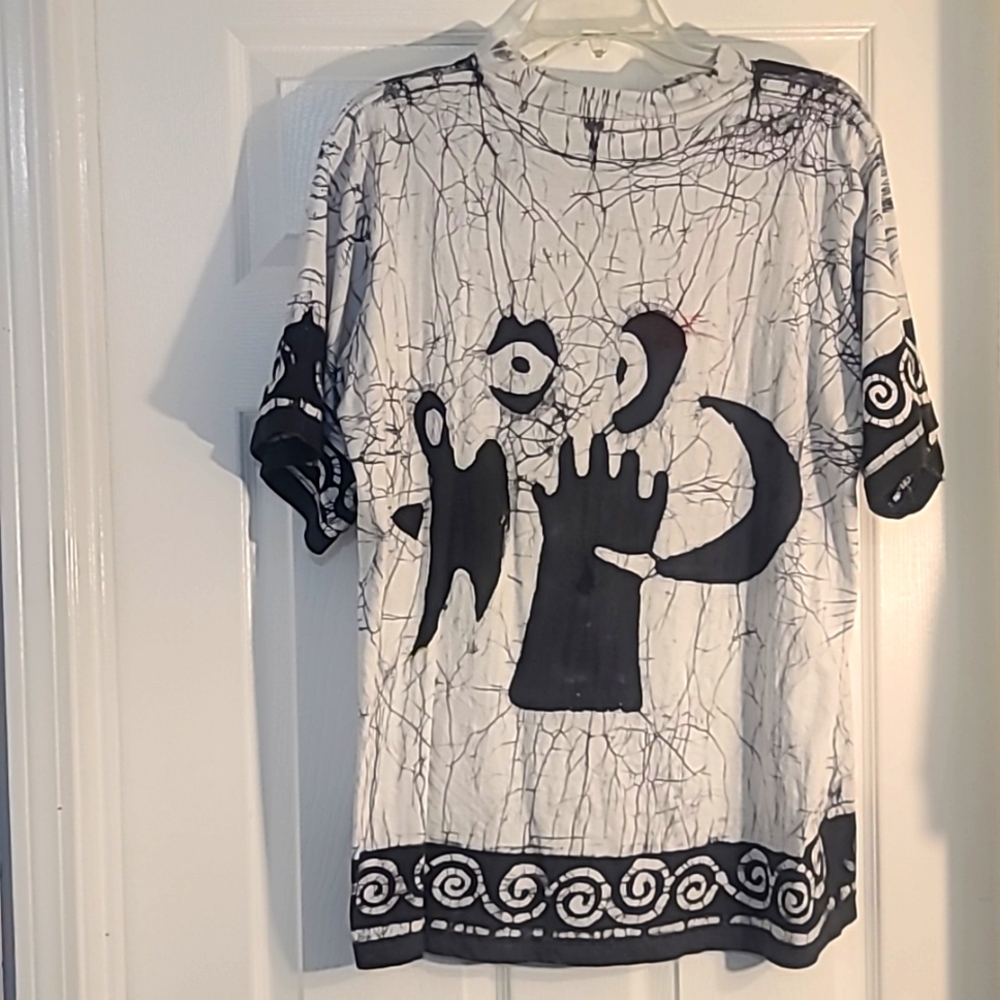 Batik print vintage t-shirt.